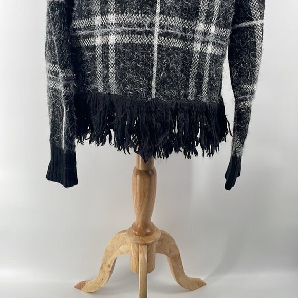 1. STATE Eyelash Plaid Fringe Sweater warm cozy soft winter vibes sz xl - Picture 9 of 11